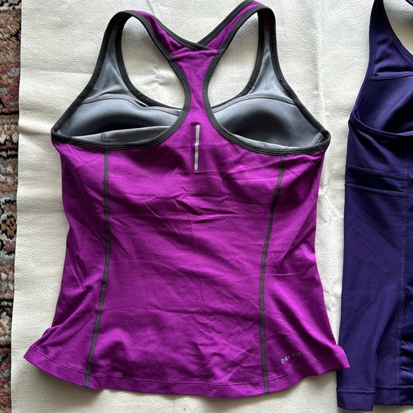 Nike Racerback Tank Tops W/ Built In Bra Bundle of Two Sze Medium - Picture 15 of 15